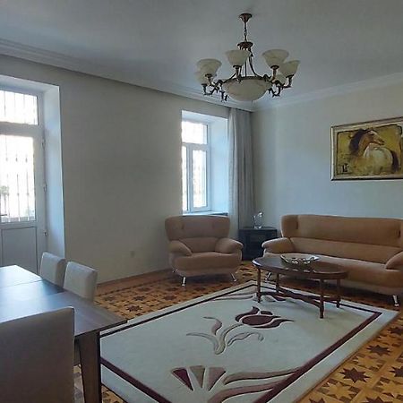 Azneft Royal Suite Apartment Sea View バクー エクステリア 写真